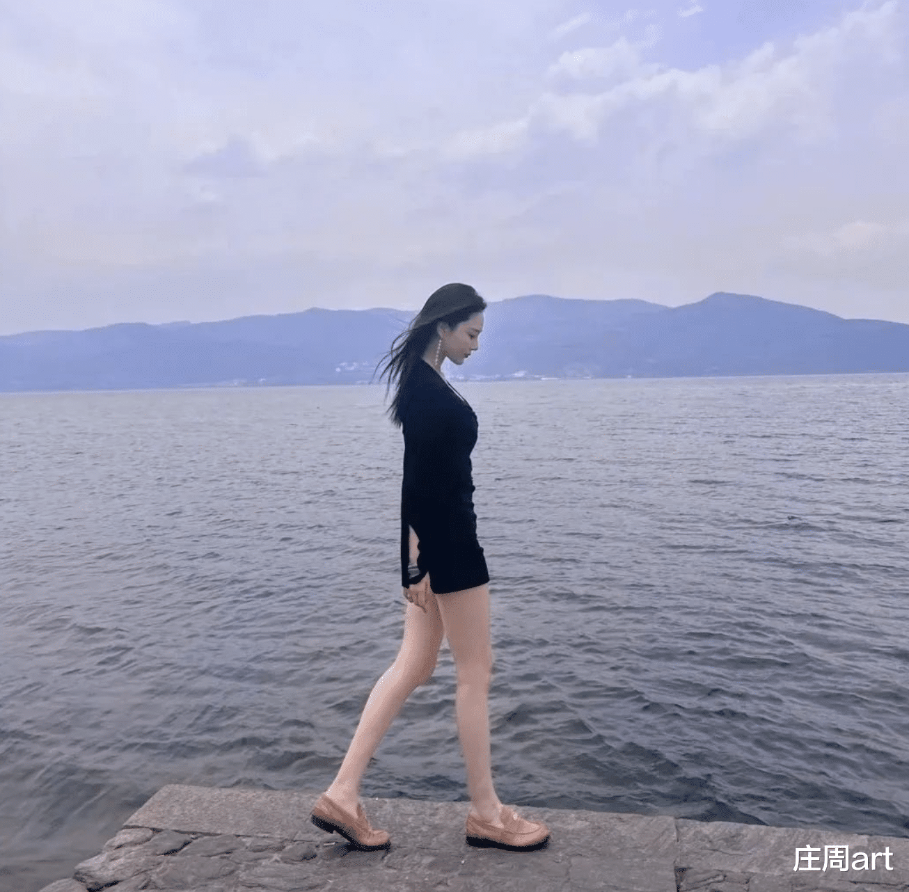 张馨予这腰，这腿，黄金三维名不虚传啊