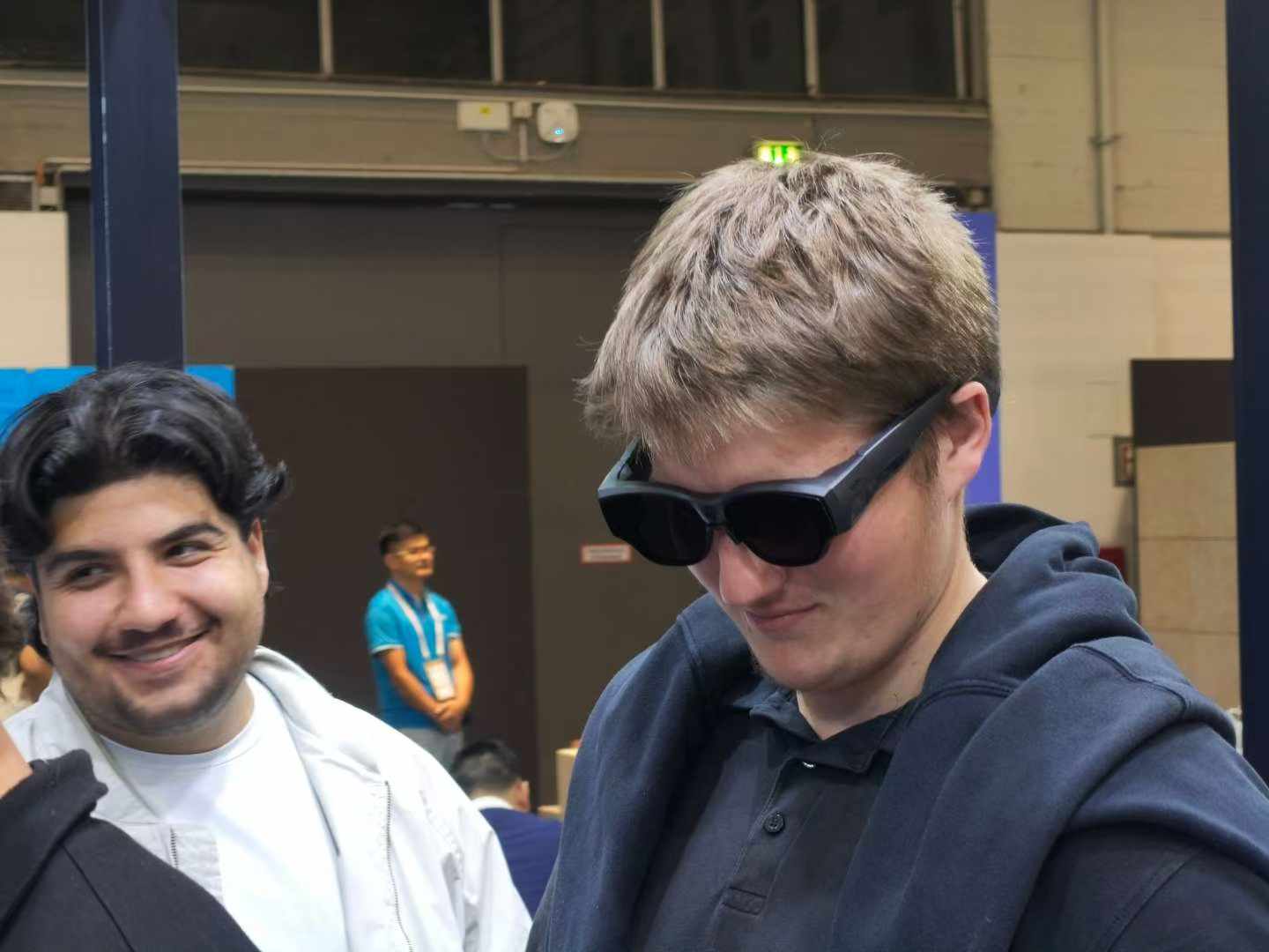 智能眼镜狂卷IFA:AR交互成标配,产品“做减法”迎质变时刻