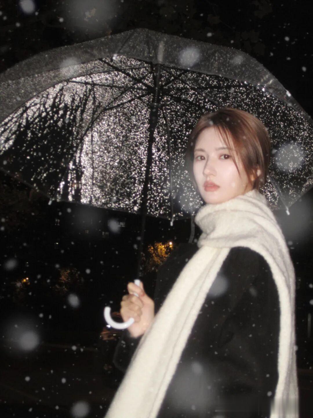 刘些宁，冬天氛围感