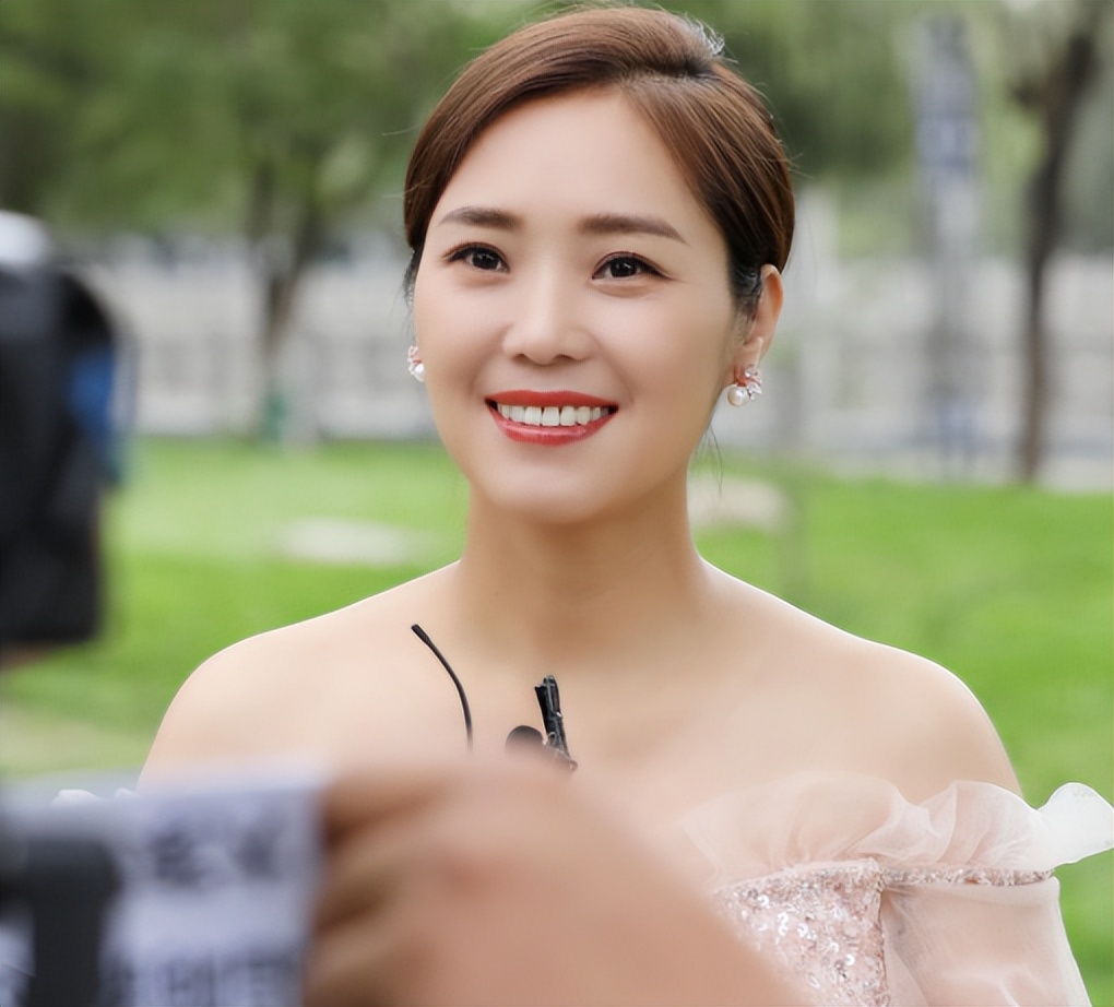 师徒变死敌？刀郎撤回版权不到一年，云朵终于反击，结果大快人心