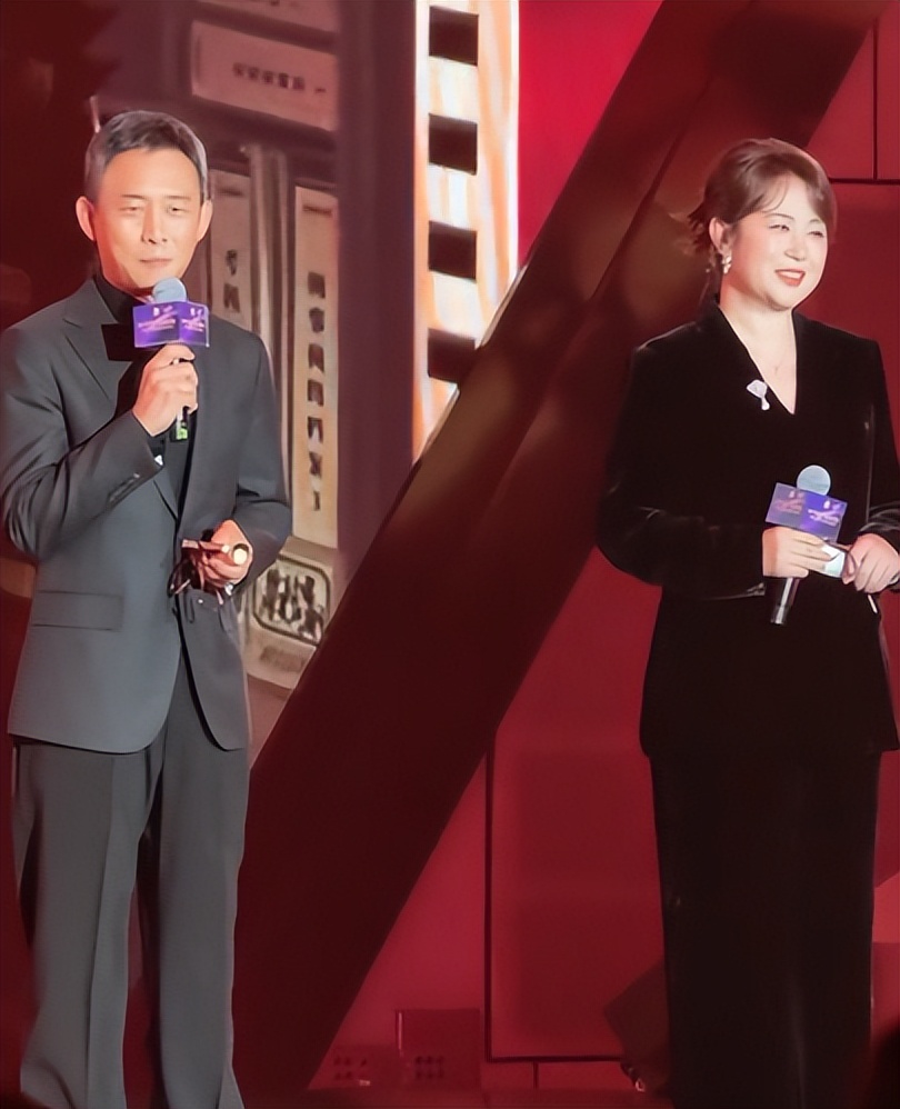 电影之夜太真实！章子怡脸肿又僵，马丽穿深V，秦海璐小肚腩抢镜