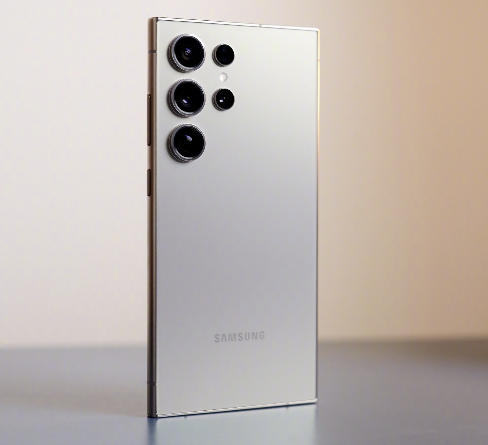 三星高端機突降4281元，2億像素+2K屏+100倍變焦，終于等到了