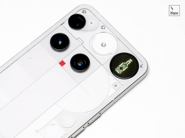 Nothing Phone(3) 图赏：透明设计再进化，好怪好喜欢