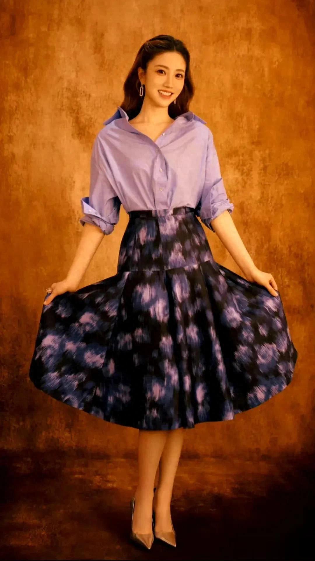 张纯烨的颜值，不愧为最美卫视一姐。高颜值女主持人