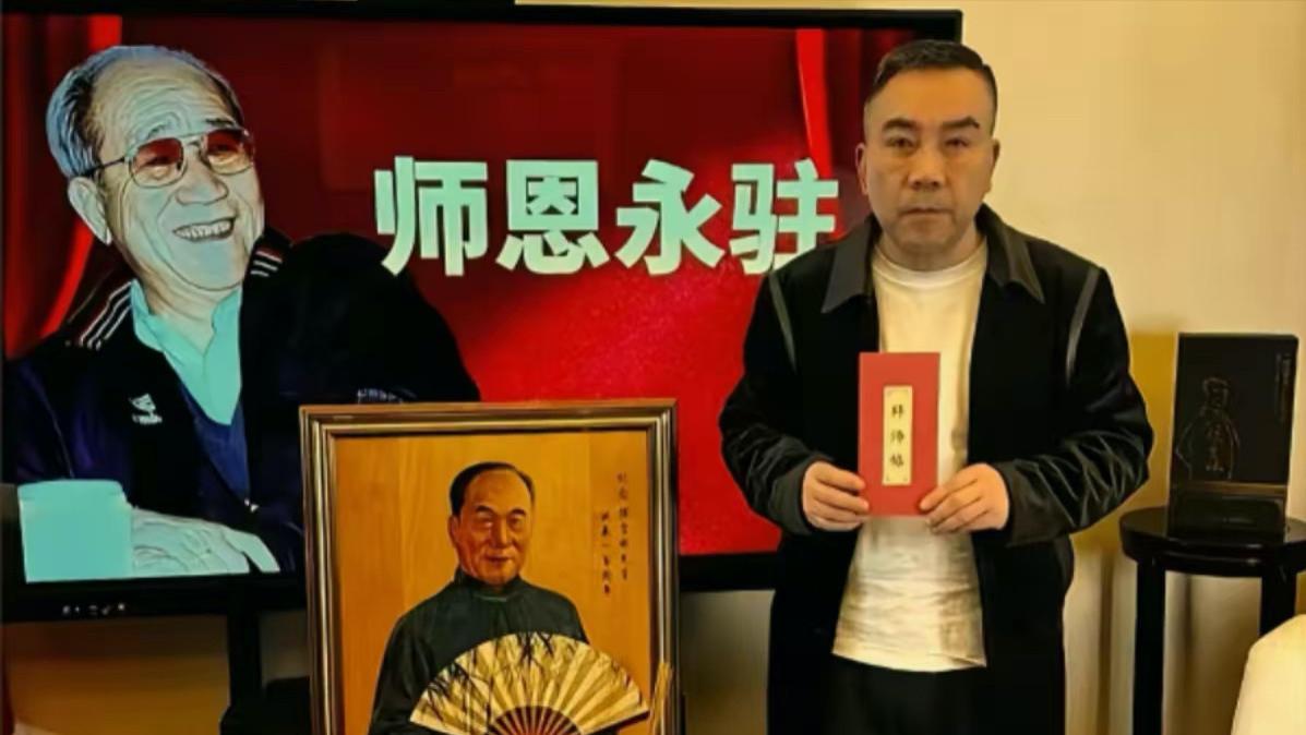 杨议拿了拜师证书，再走个流程就是侯宝林的徒弟，杨议也要收徒了