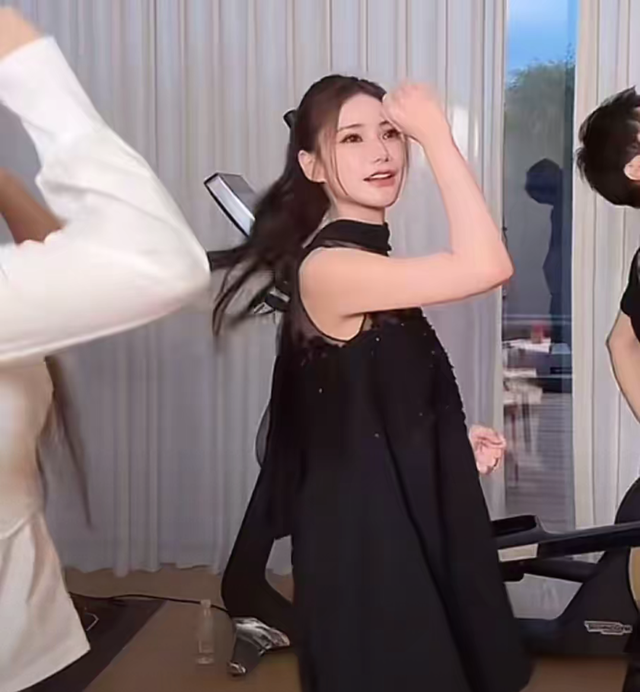 S妈要破防!马筱梅带汪小菲回娘家参加婚礼,细节彰显格局!