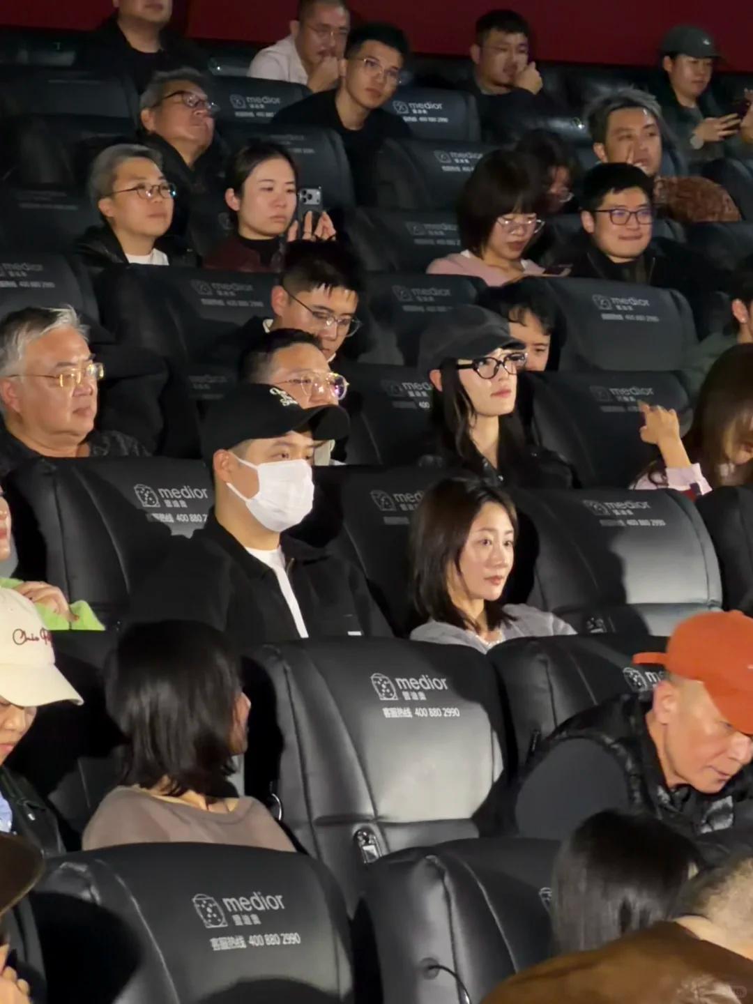 日掛中天首映礼,陈建斌和蒋勤勤宛如两代人,李纯胖的不敢认