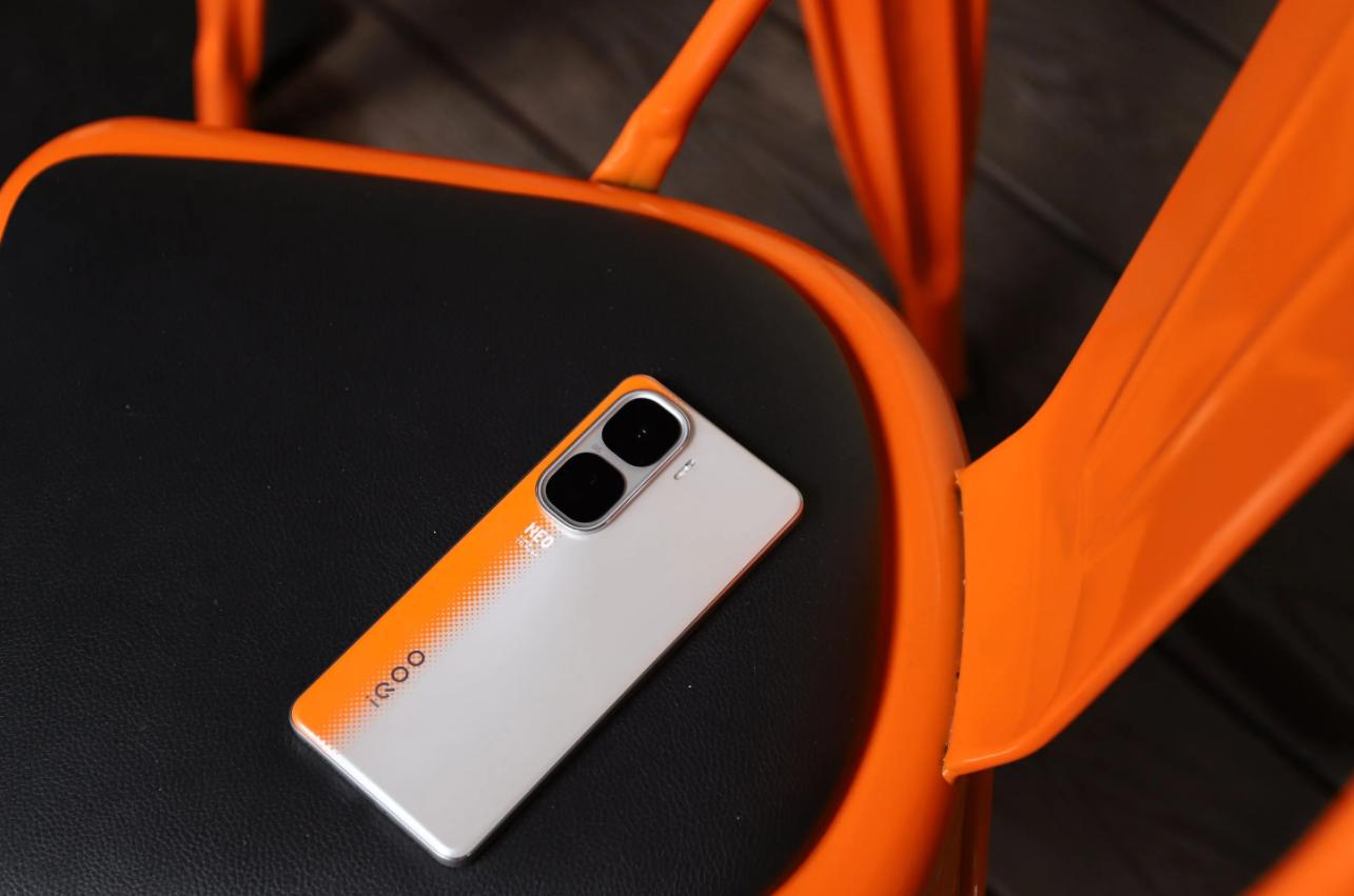 2025“最實用”的6款手機，512G已經大跳水，用五年不過時