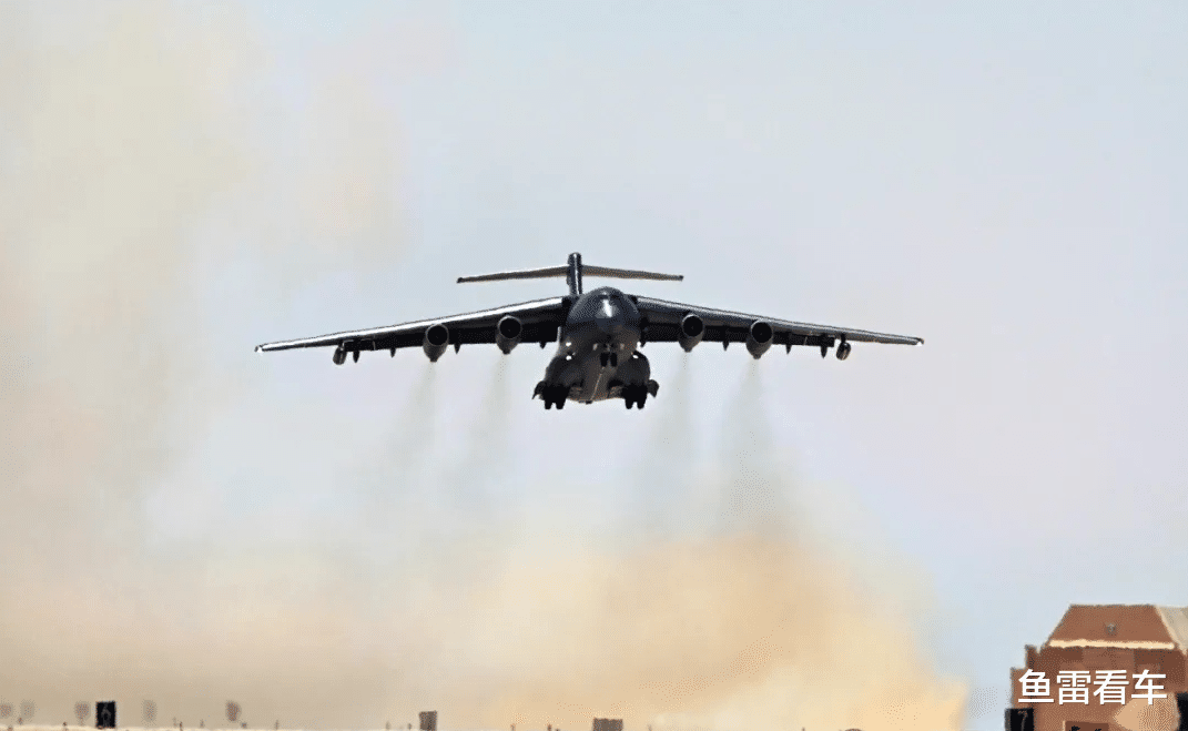 中埃“文明之鹰-2025”联合训练画面公布，融合度之高相当罕见