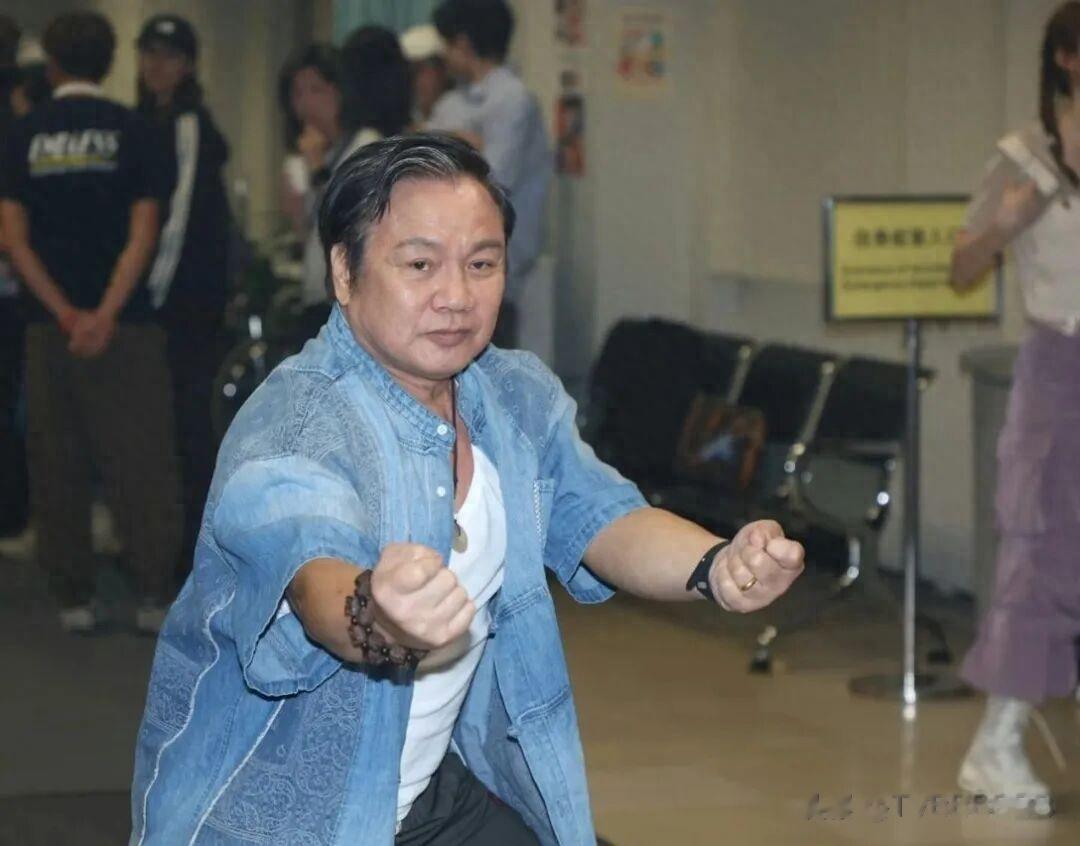 TVB武打演员疑脑退化，被爆目光呆滞肢体僵硬，经历丧妻性情大变