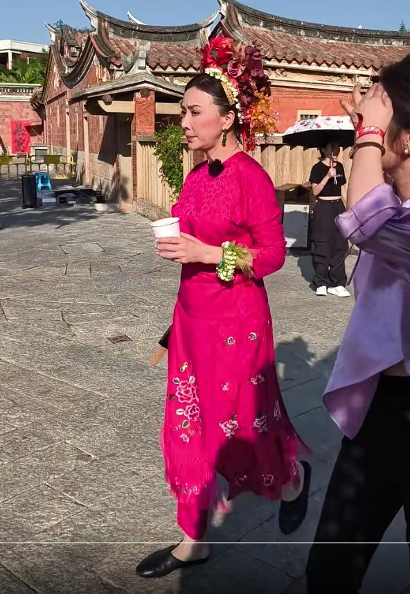 一路繁花新路透:何赛飞甩脸子,刘嘉玲翻白眼,张柏芝热情没人理