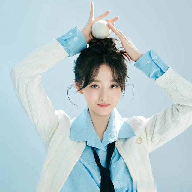 美女图集第648期——何泓姗