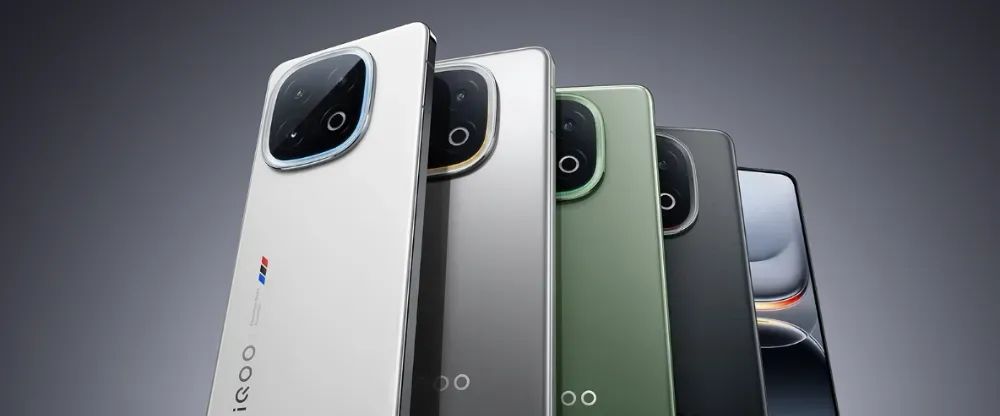 消息稱iQOO 15要搶高通驍龍8 Elite 2首發權：采用三星定制2K直屏