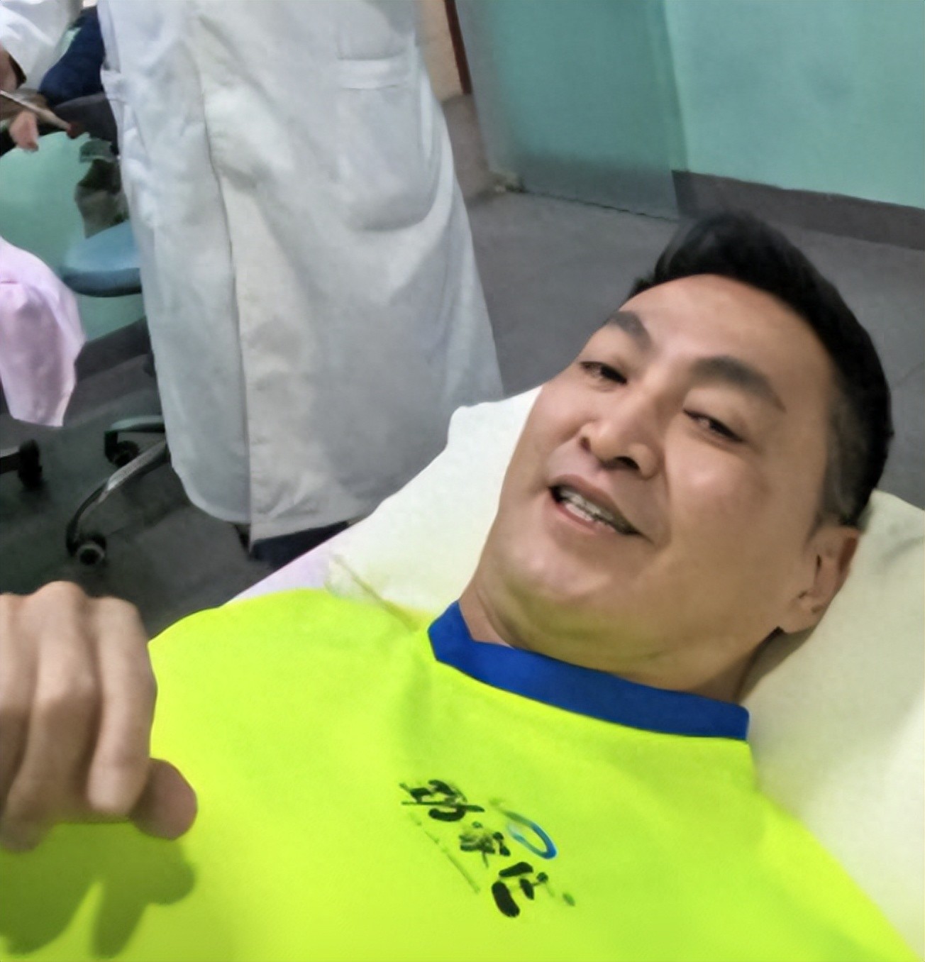 香港知名男星健康堪忧，自曝肺部有病