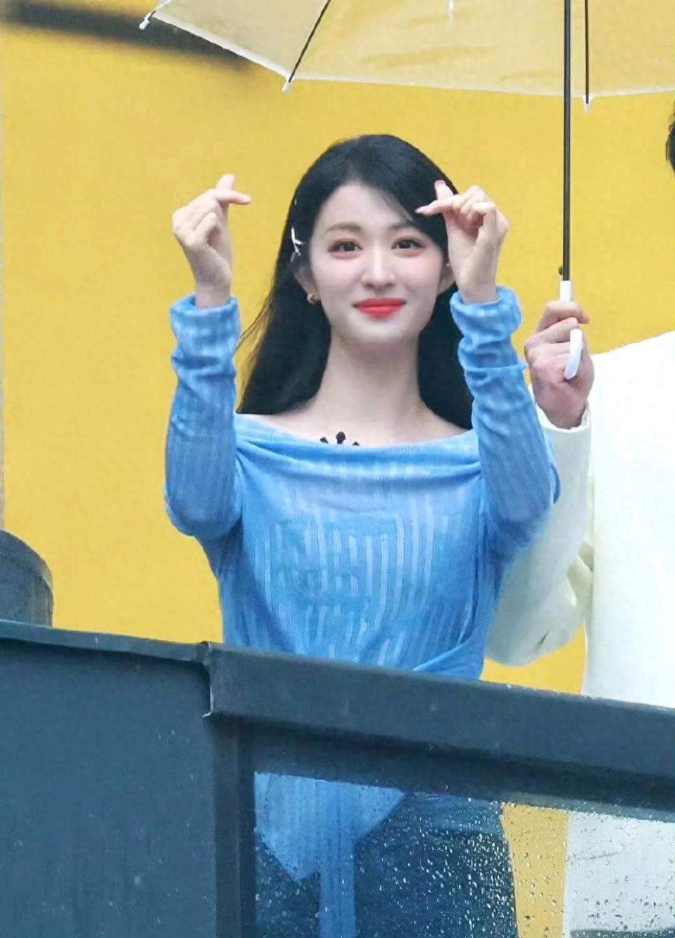 王楚然笑起来真好看