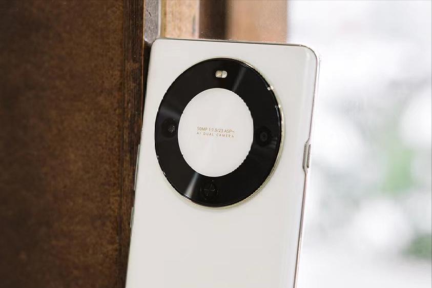 華為也妥協了，1.8米耐摔+6100mAh+麒麟芯，國補后跌至1699元