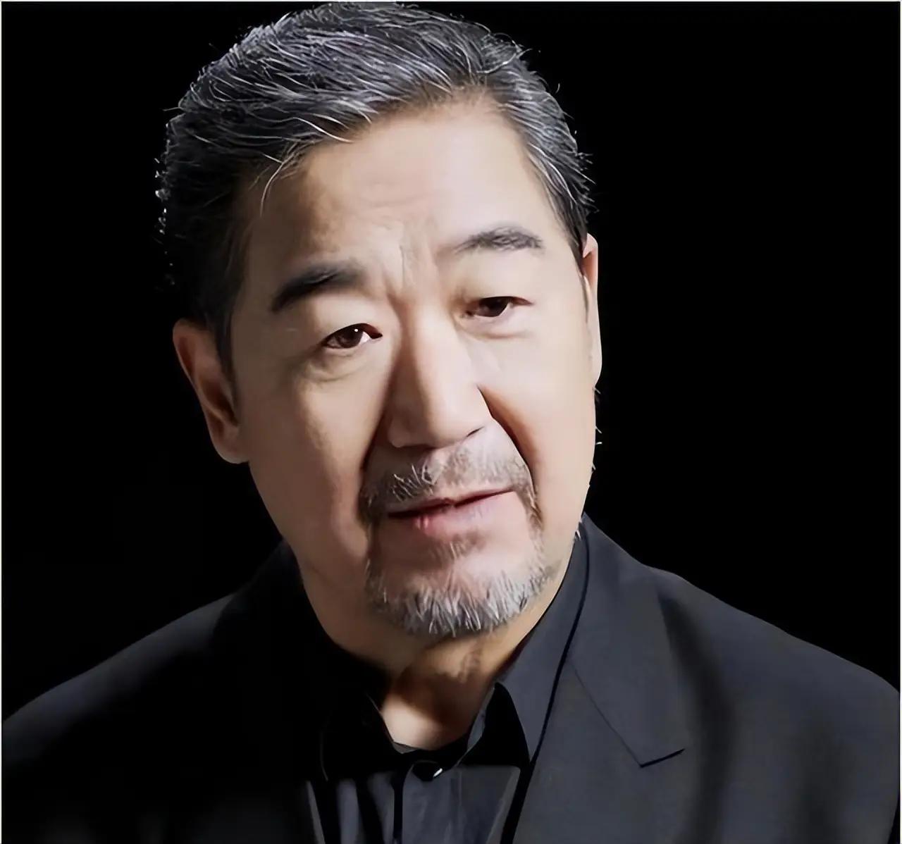 有一种“反击”叫童谣,22年后童谣高调领奖,台下张国立落寞发呆