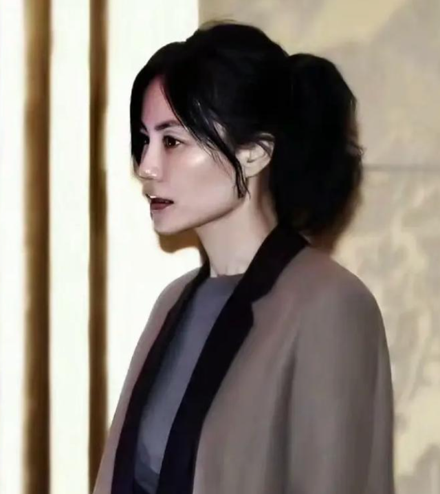 王菲、谢霆锋都这么爱了，为啥还跟别人结婚？听听杨幂怎么说