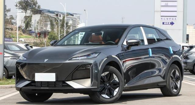 增程SUV就选这三款,空间大性能强,价格不算高但却很实用