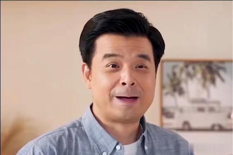 他俩原来是父子，父亲是老戏骨，他出道39年不火，今又演年代新剧