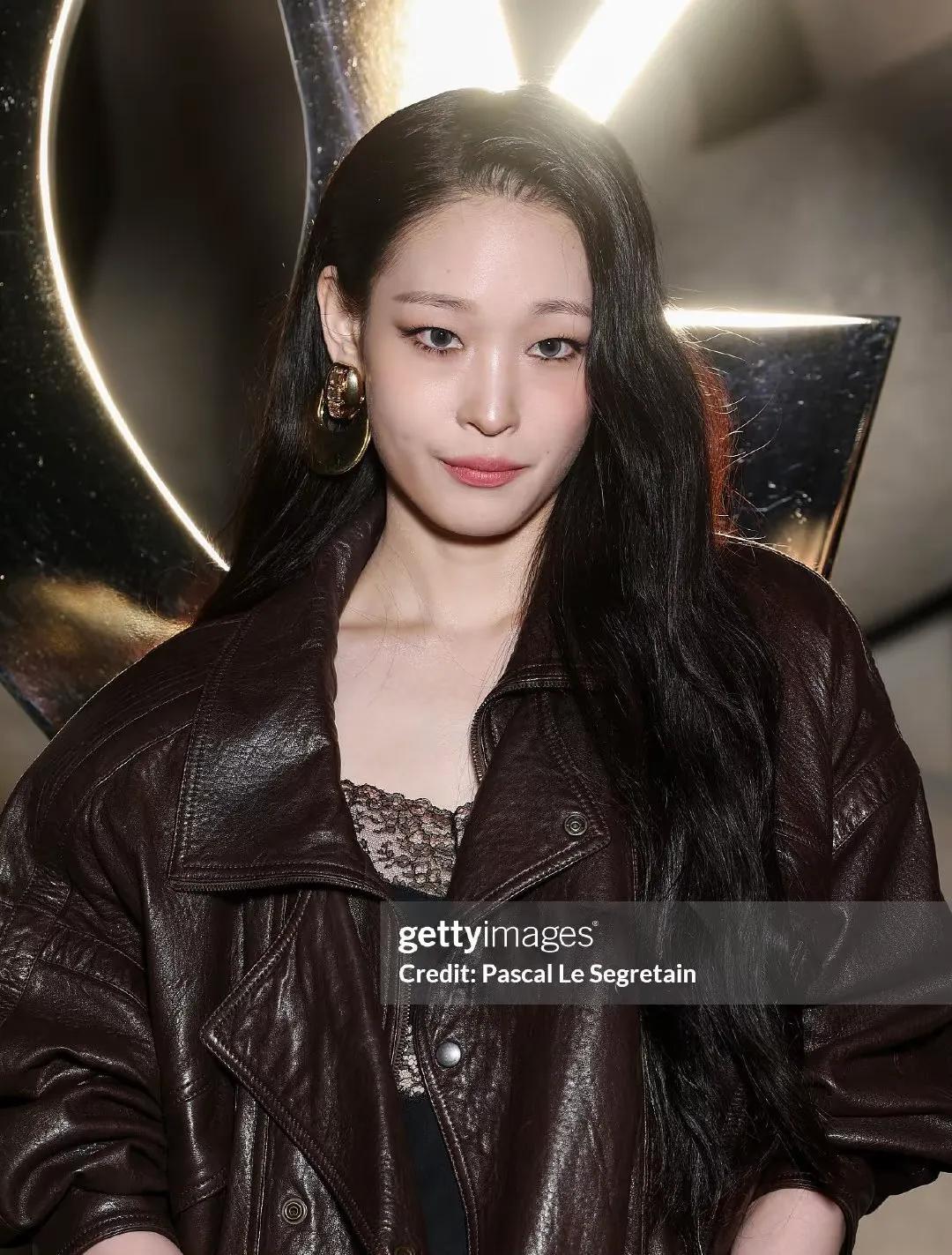 韩国财阀千金闪耀巴黎！和麦当娜宋佳头排看秀，长得像女首富外婆