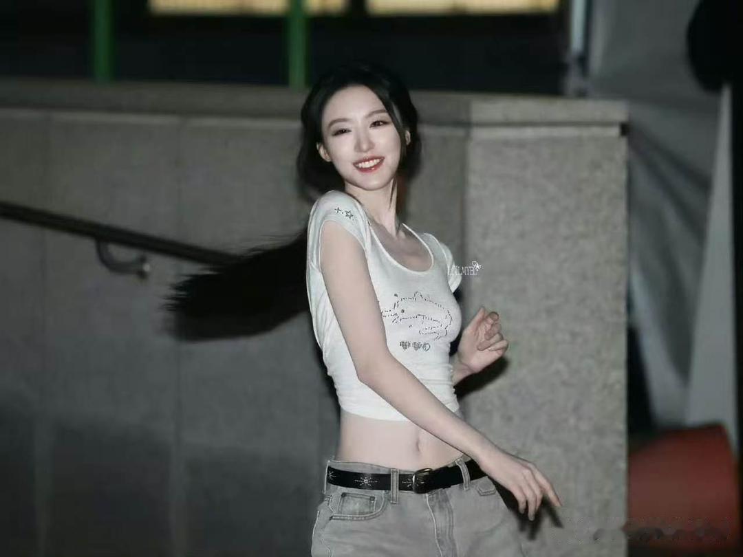 瘦下来完全就是美人条子的叶舒华