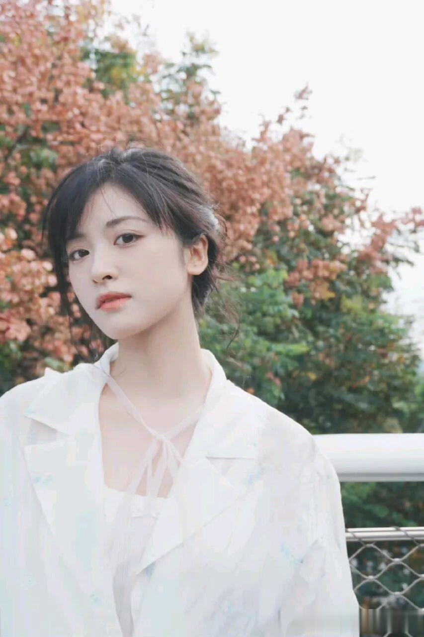 沈月，甜美与浪漫合体