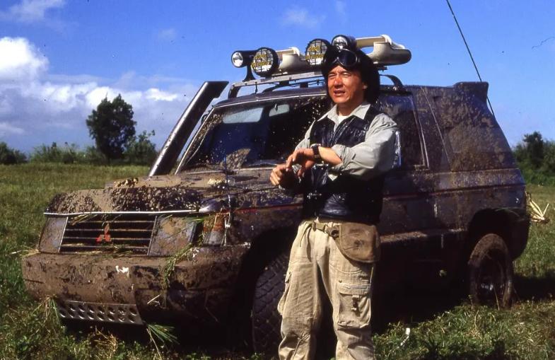 主演电影票房最高1000万，未能进入榜单前100，成龙被香港抛弃了