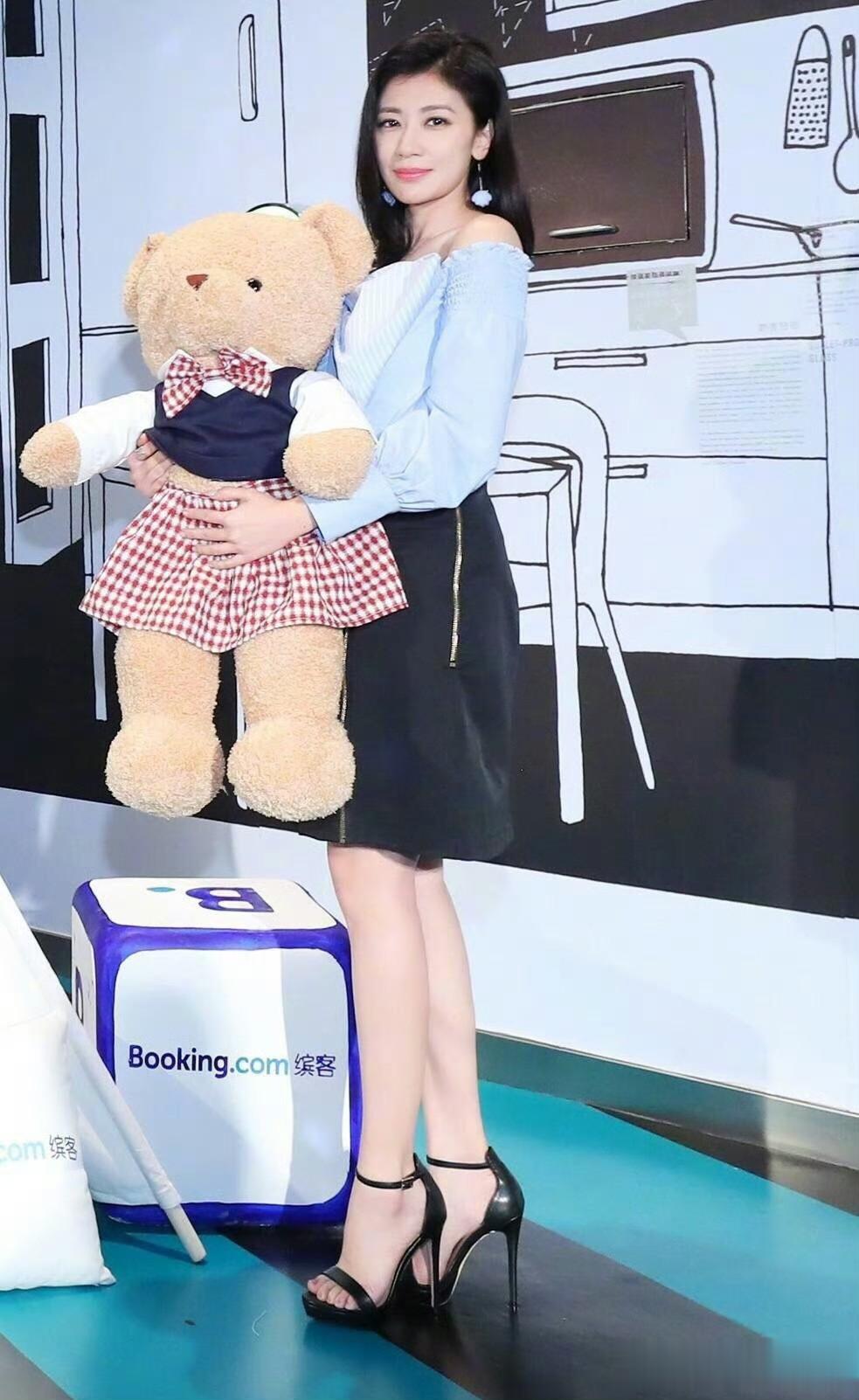 贾静雯写真精选:非常温柔优雅的内娱姐姐。