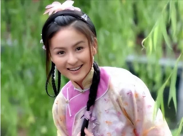 “最干净女演员”被富商苦追10年才嫁,如今和女儿被宠如宝