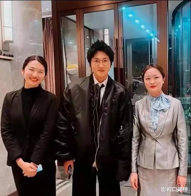 56岁孙楠参加活动瘦成瓜子脸，大变样后眼神慈祥，简直判若两人