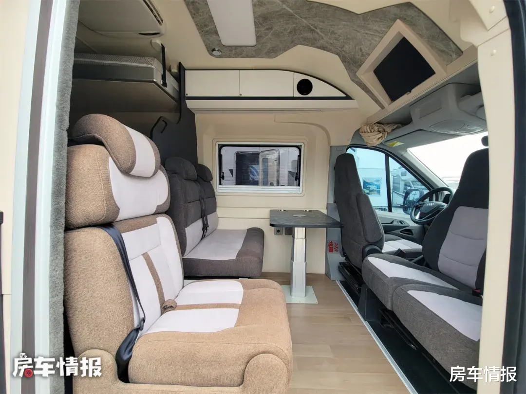 新到一台高性价比房车!19.8万还是大品牌,6座设计有独立厕所