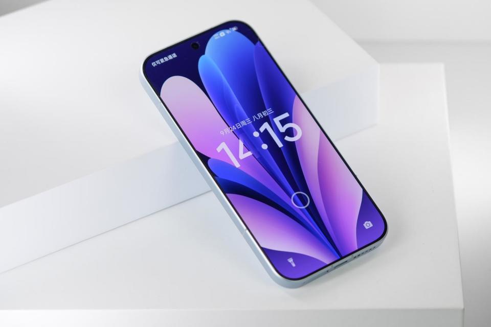 2025“上班族最愛”的3款手機，口碑好銷量高，512GB成“香餑餑”