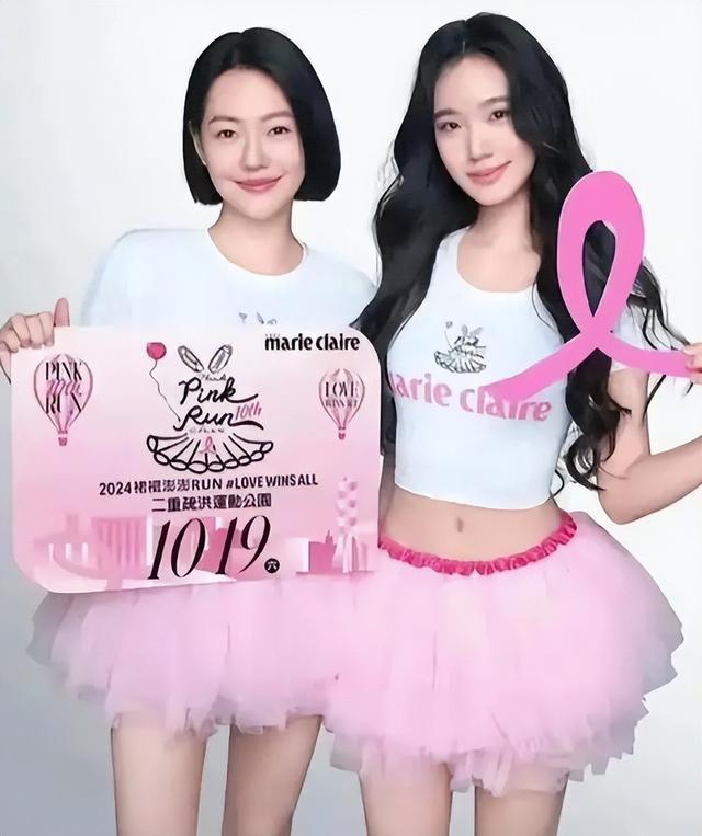 小S二女儿晒海岛度假照！穿挂脖露背裙超装，汪小菲晒女儿却被喷