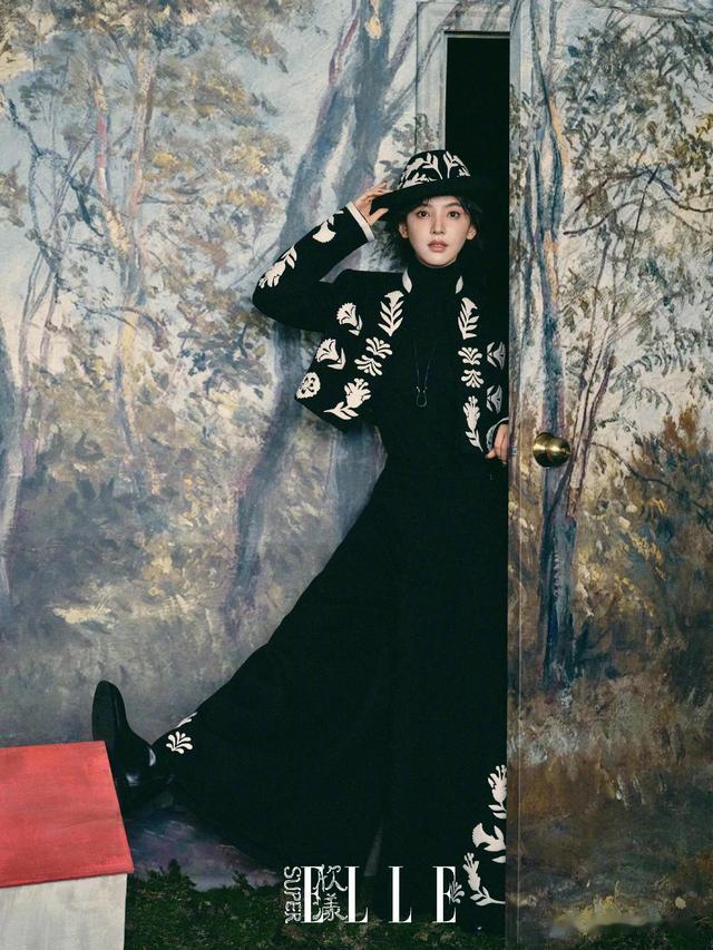 章若楠 Super ELLE欣漾七月号内页大片释出，每一张都拍的特别美！