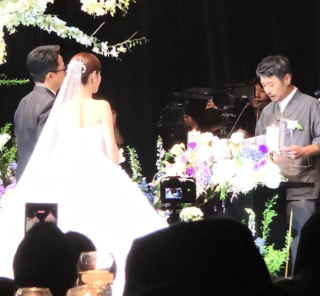 韩娱圈“世纪婚礼”,现场1200位宾客,刘在石宋智孝都是座上客