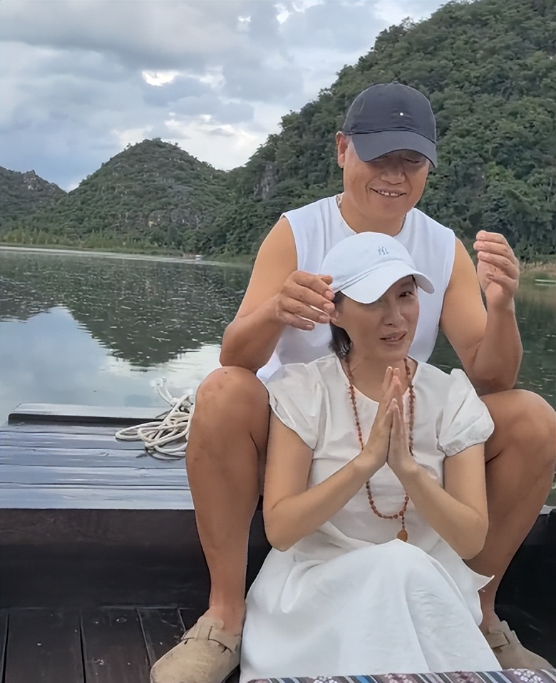 50岁“可云”近照美人迟暮!肤色蜡黄没气色,皮松肉垮老到认不出