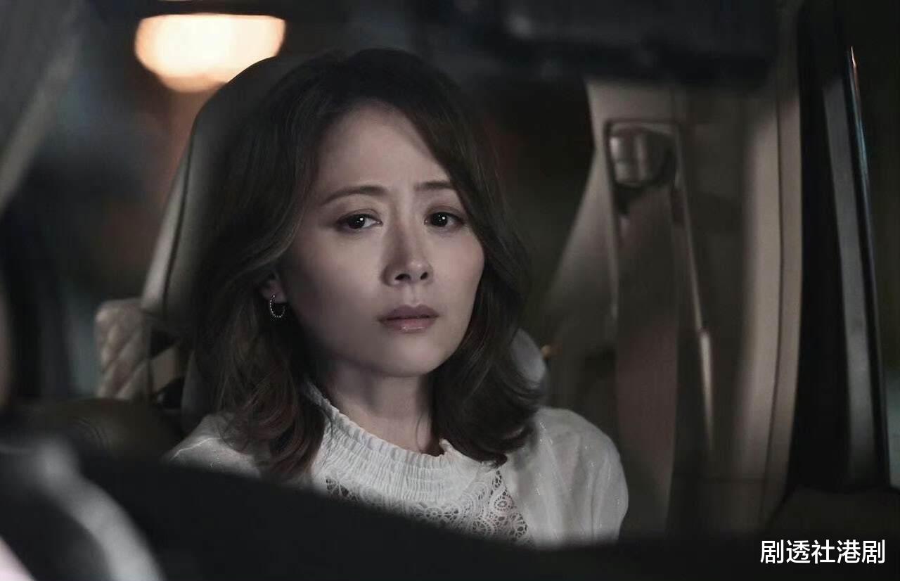 香港知名女星复出拍剧,结婚10几年在家相夫教女,状态冻龄依旧甜美