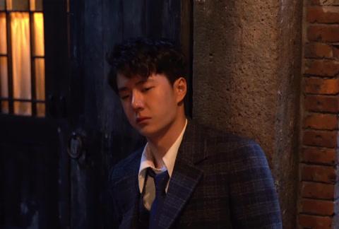 ?王一博的低调蜕变：消失半年后，他用行动回应所有质疑