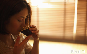 闺蜜女主为帮我维系婚姻，喂我吃下生子丹，可重生回来的我却将丹药塞进她嘴里：这么爱生你生吧！