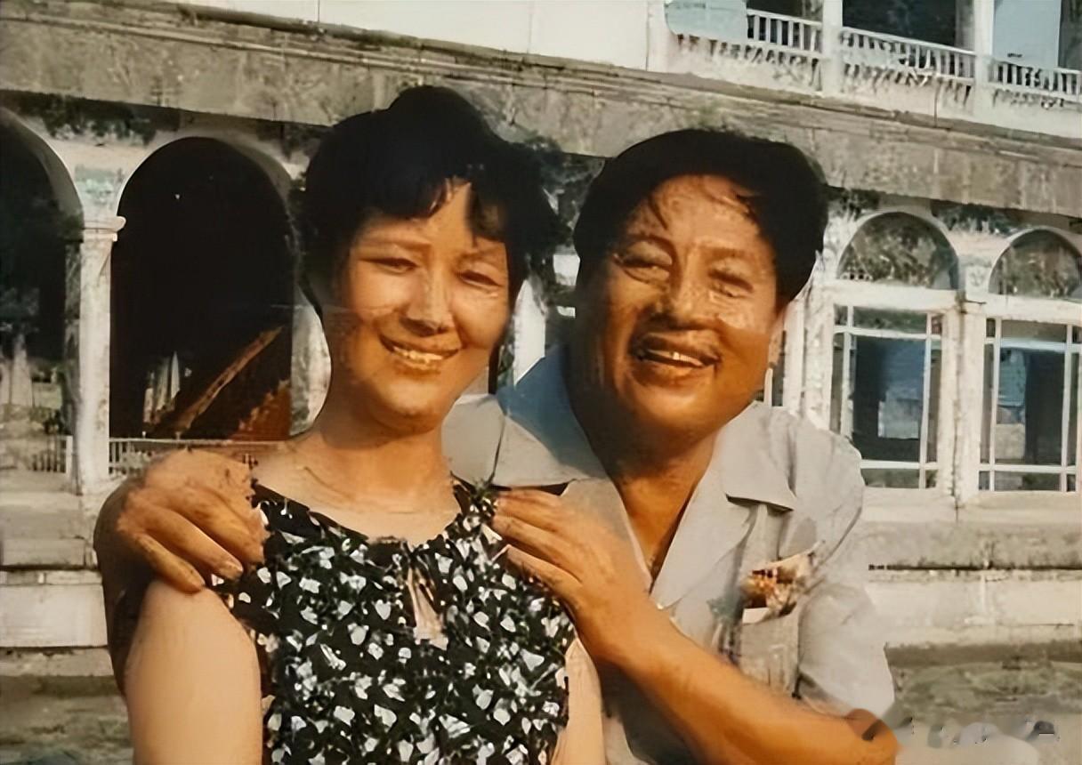 86版如来佛祖去世，最后露面照曝光，妻子非常漂亮，三个女儿随他