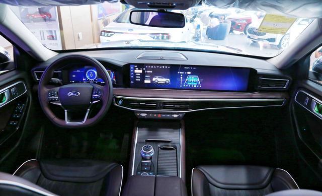 长途自驾出游，建议开中大型SUV，看看这三款，安静舒适，底盘稳