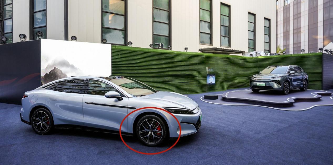 汉L都有哪些反向操作？换掉麦弗逊式悬挂，降低轮胎的宽度