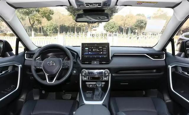 普通家庭自驾游，建议开自动挡SUV，这三款车三大件过硬跑高速稳