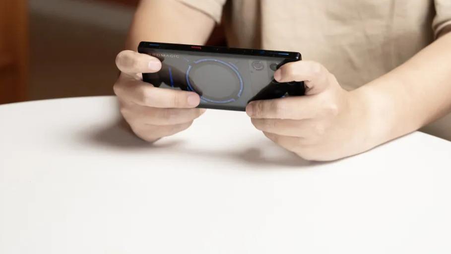 性能賽道再起風云，“游戲手機”還有存在的必要嗎？