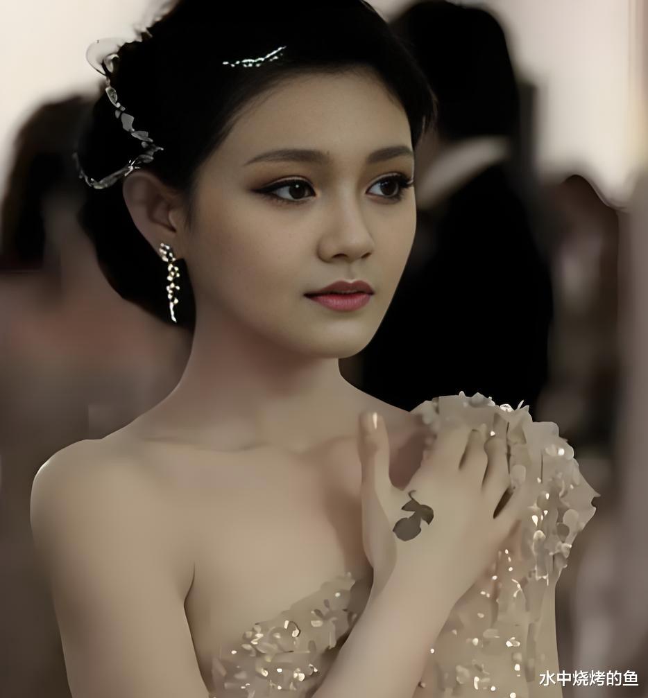 小S录音情绪崩溃，S妈露面眼睛哭肿让人心疼，S家的大型连续剧依旧没有大结局