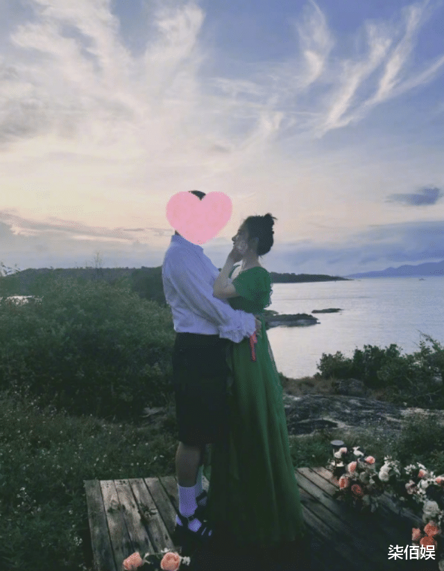 阚清子怀孕后重回颜值巅峰,孕晚期坐车里直播,发生剐蹭急忙下播