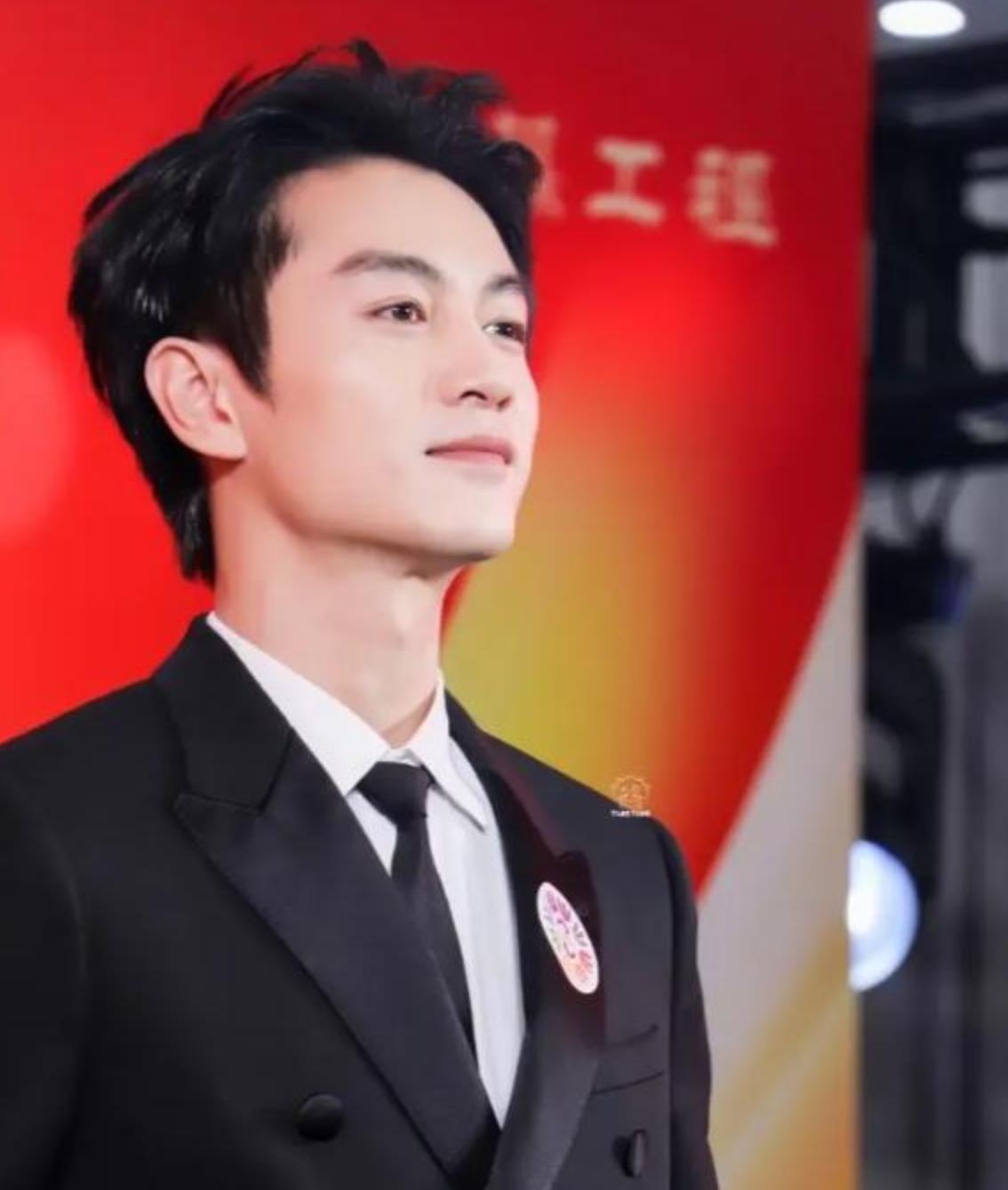 离婚9个月，38岁陈晓再次官宣喜讯，成了陈妍希高攀不起的存在