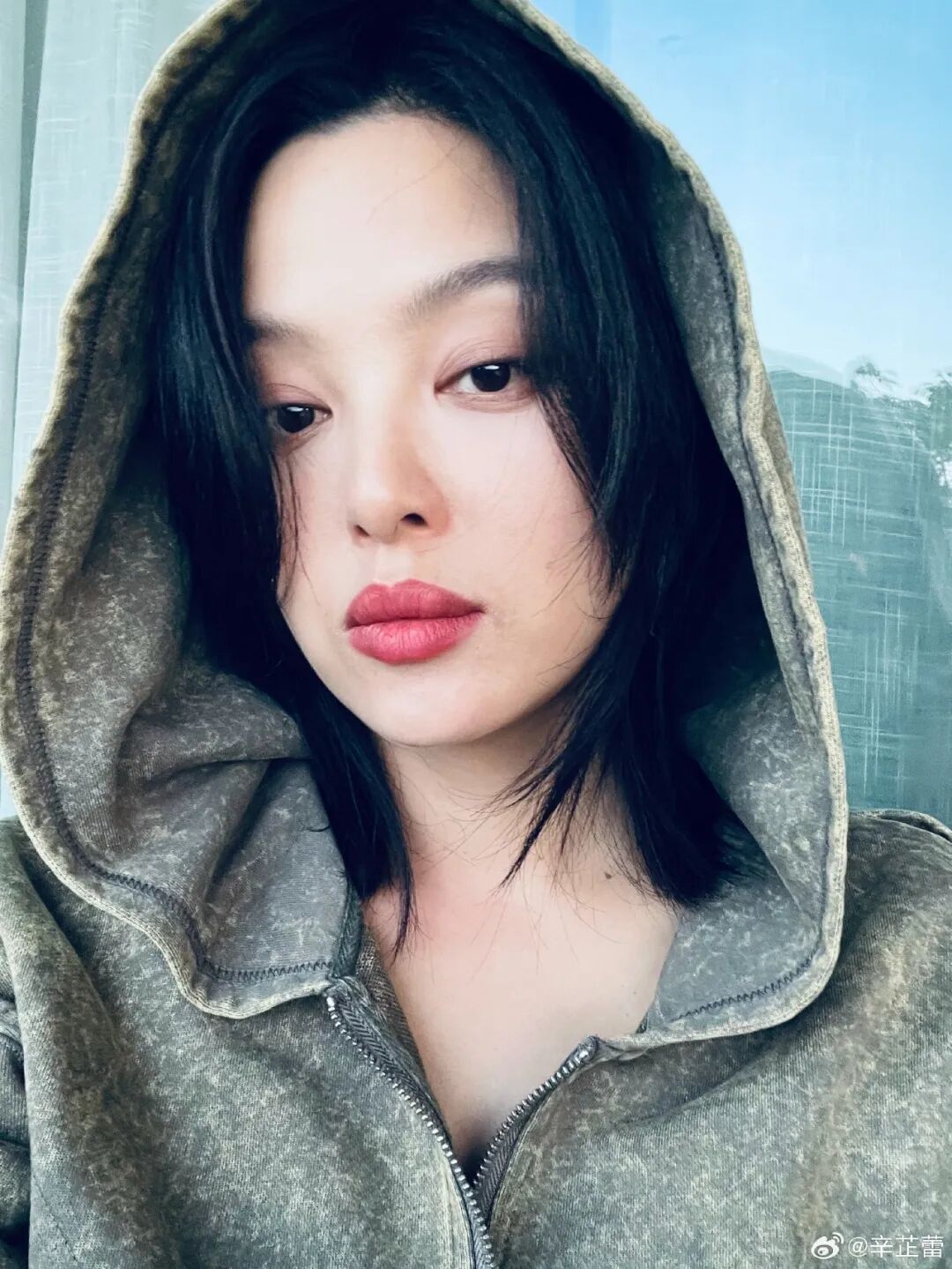 辛芷蕾前经纪人爆料两人决裂详情：生日当天她把我送上了被告席