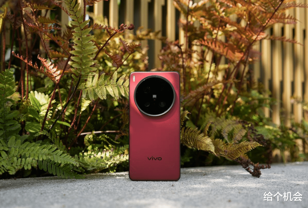 第一！2亿像素长焦+2k屏+IP69，演唱会神器诞生，16+512G大跳水